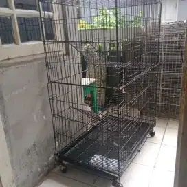 Kandang kucing tingkat tiga besar