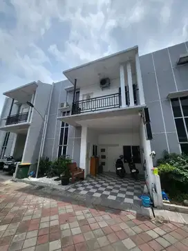 Rumah Bagus Bonus Perabot Lux di Perum cluster Gumpang dekat UMS