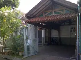 Rumah luas murah di graha raya