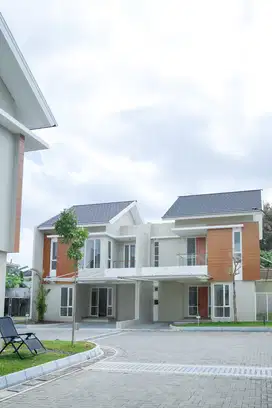 HGB Bisa Naik SHM, Mlati, Samping Bale Mulia: Rumah di Jogja