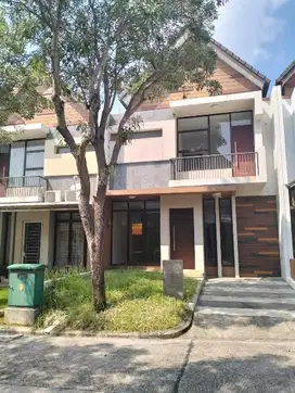 Jual Rumah 2 Lantai Cluster Cosmo Lippo Cikarang, 1.250 Miliar, Nego!
