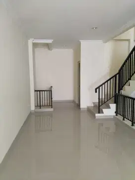 Disewakan Ruko 3,5 Lantai Siap Pakai di CBD Green Lake City
