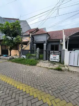 Rumah di Wiguna Rungkut Terawat Surabaya Siap Huni Strategis
