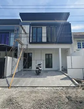 Full Furnished‼️ Rumah Cantik Babatan Pantai Surabaya i Surabaya