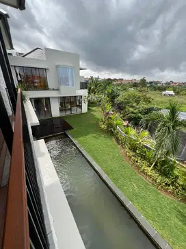 Dijual Villa Mewah di Central Canggu Bali