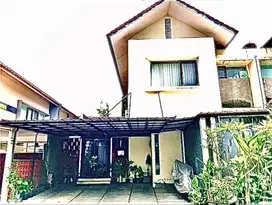 Jual Rumah 2 Lantai 4 Kamar dekat BXC Bintaro Stasiun Jurangmangu