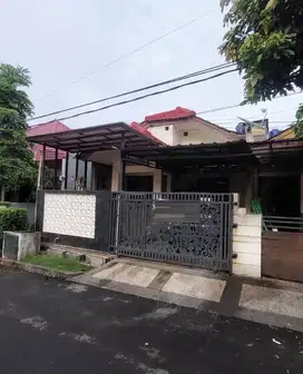 Rumah strategis dekat gerbang utama Komplek Bumi Panyawangan Cileunyi