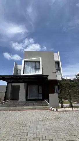 Rumah cluster sejuk dago furnish dengan kolam renang