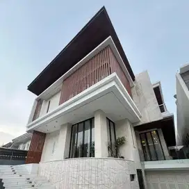 DIJUAL RUMAH MEWAH 4 LANTAI WITH PRIVATE POOL DI CITRALAND SIAP HUNI