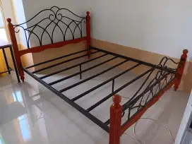 Dijual Tempat Tidur