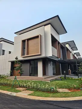 MULLBERY SUMARECON BEKASI RUMAH MENAWAN HOEK 2 LT SIAP AJB  322
