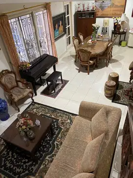 Dijual Ruma Megah + Swimming Pool Komplek Kota Wisata