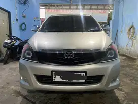 Innova v 2009 matic mulus pol