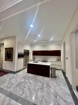 Dijual : Apartemen mewah Langham Residences 5BR furnished bagus