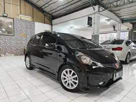 HONDA JAZZ RS  AT GE 8 AT 1.5 Bensin 2014 Hitam