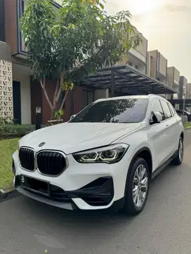 BMW X1 LCI sDrive18i Dynamic line 2022 putih white bmw x1 2022 / 2023
