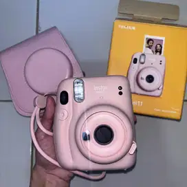 Instax Mini 11.