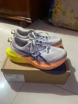 Sepatu Asics Superblast 2 Paris
