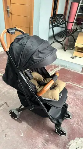 Stroller Violi Travelite ringan dan simple