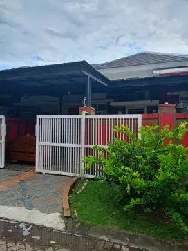 Dijual Murah Karena BU Rumah Cibubur country siap huni