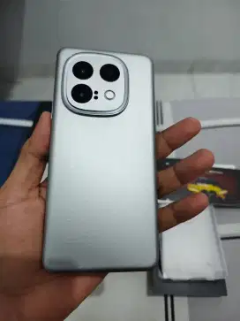 IQOO 13 LEGEND 12gb/256gb HARGA NET ,garansi desember 2025 like new