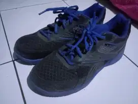 Sepatu fashion new era