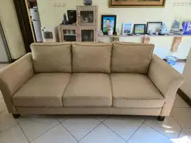 Di jual sofa warna cream harga 5jt bisa nego