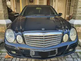 Mercedes Benz W211 e200K 2009 Hitam