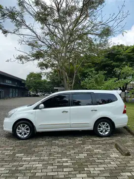 Nissan Livina 2011 Bensin