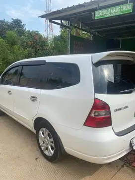 Nissan Grand livina 2013 Bensin
