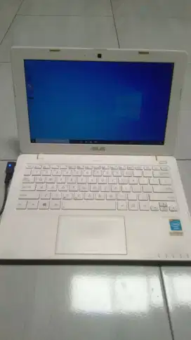 Netbook Asus diskon %