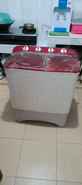 Mesin cuci polytron , alat cuci baju, elektronik