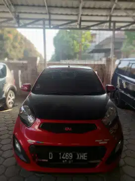 kia picanto merah tahun 2012
