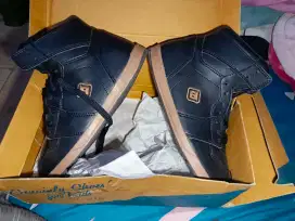 Sepatu anak hitam