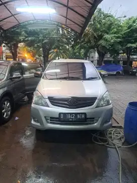 Kijang Innova V MT 2004