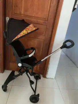 Stroller Bayi Kondisi Masih Sangat Baik