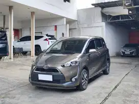 TOYOTA SIENTA V AT TH 2017
