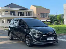 TOYOTA SIENTA Q 1.5 CVT 2016 HITAM ISTIMEWA