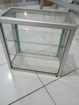 Etalase roko, pecel, kue