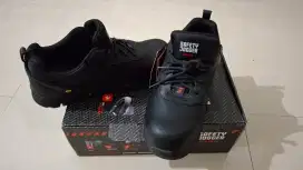 Sepatu safety jogger komodo size 41