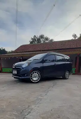 Daihatsu Sigra Type X Deluxe - 2017