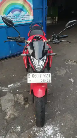 Honda cb 150r lengkap pribadi punya
