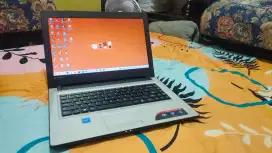 Laptop lenovo type ideapad 300