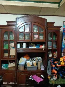 Dijual cepat ,Bufet lemari jati 3 baris (bisa NEGO)