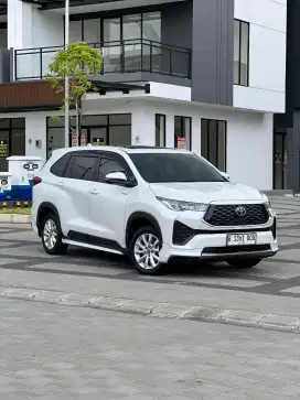 Like New Toyota Innova Zenix Hybrid tipe V AT 2024 warna Putih
