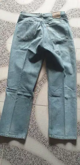 Dijual celana jeans lea 606 size 35