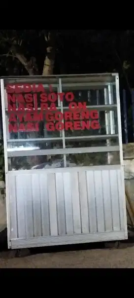 Dijual steling kaca jualan makanan