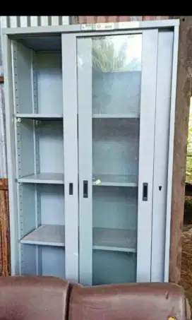 Jual Lemari Besi pintu kaca