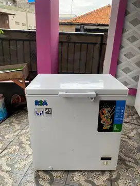 Freezer RSA CF 210 2 Bulan Pemakaian masih lengkap sampai nota