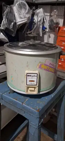 Rice cooker pemasak nasi miyako 1.8 liter normal